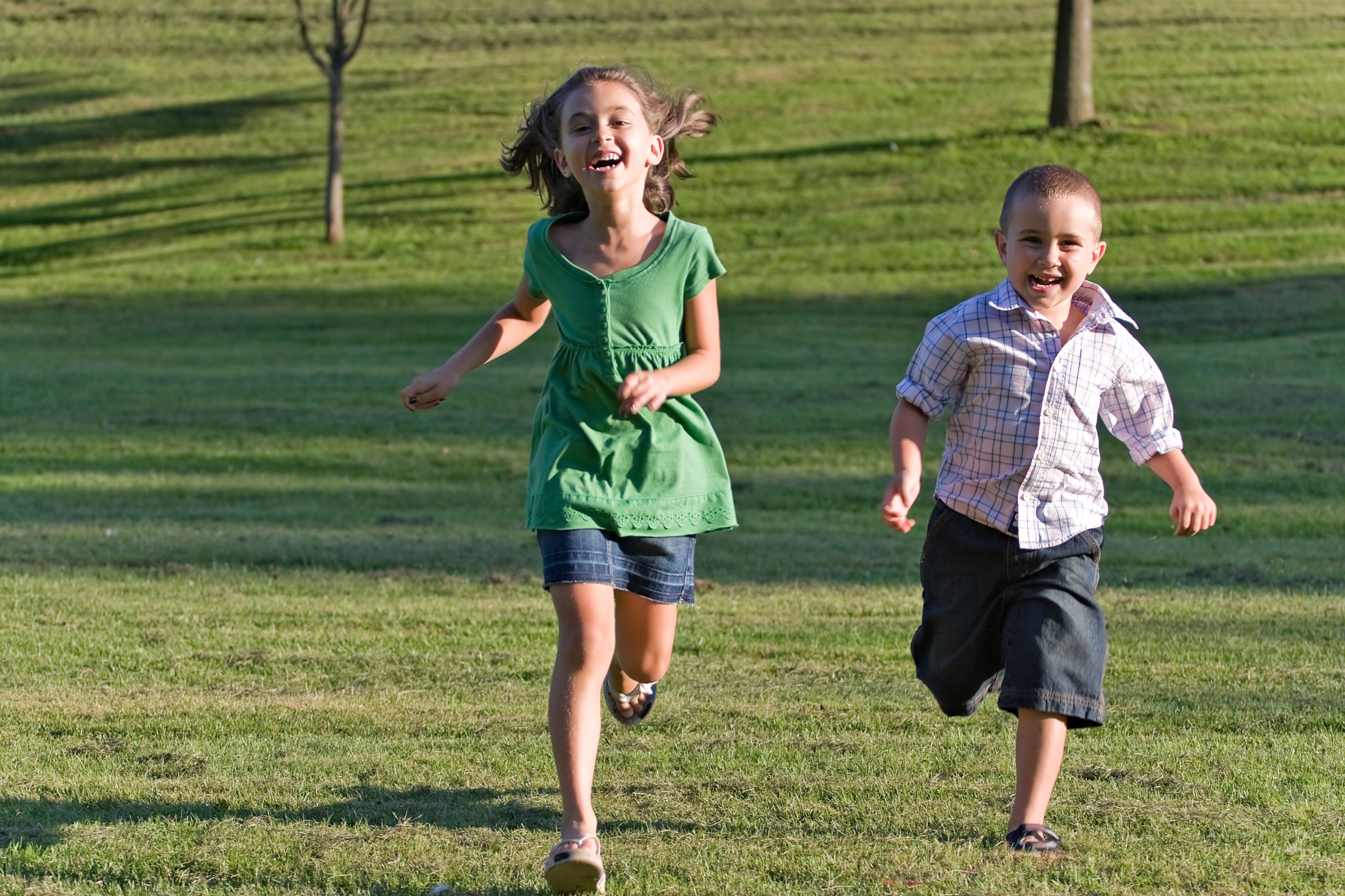 https://f.hubspotusercontent40.net/hubfs/2956241/happy-kids-running-through-grassy-field.jpg background-image